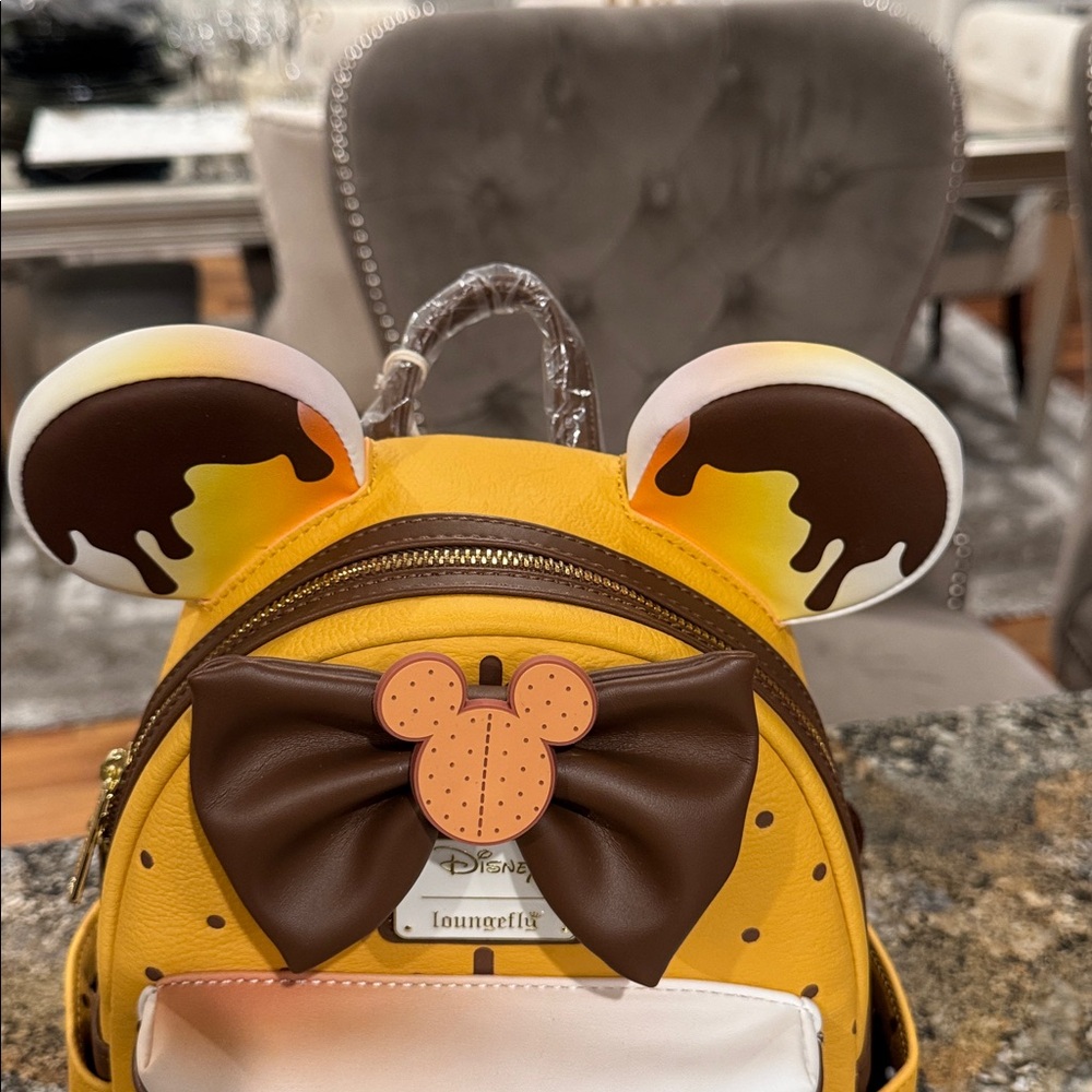 Disney Minnie Mouse S'mores SCENTED mini backpack. Exclusive Drop - Picture 7 of 11